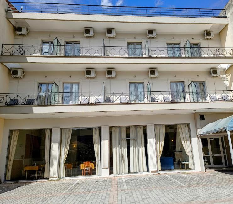 Hotel King كالامباكا المظهر الخارجي الصورة